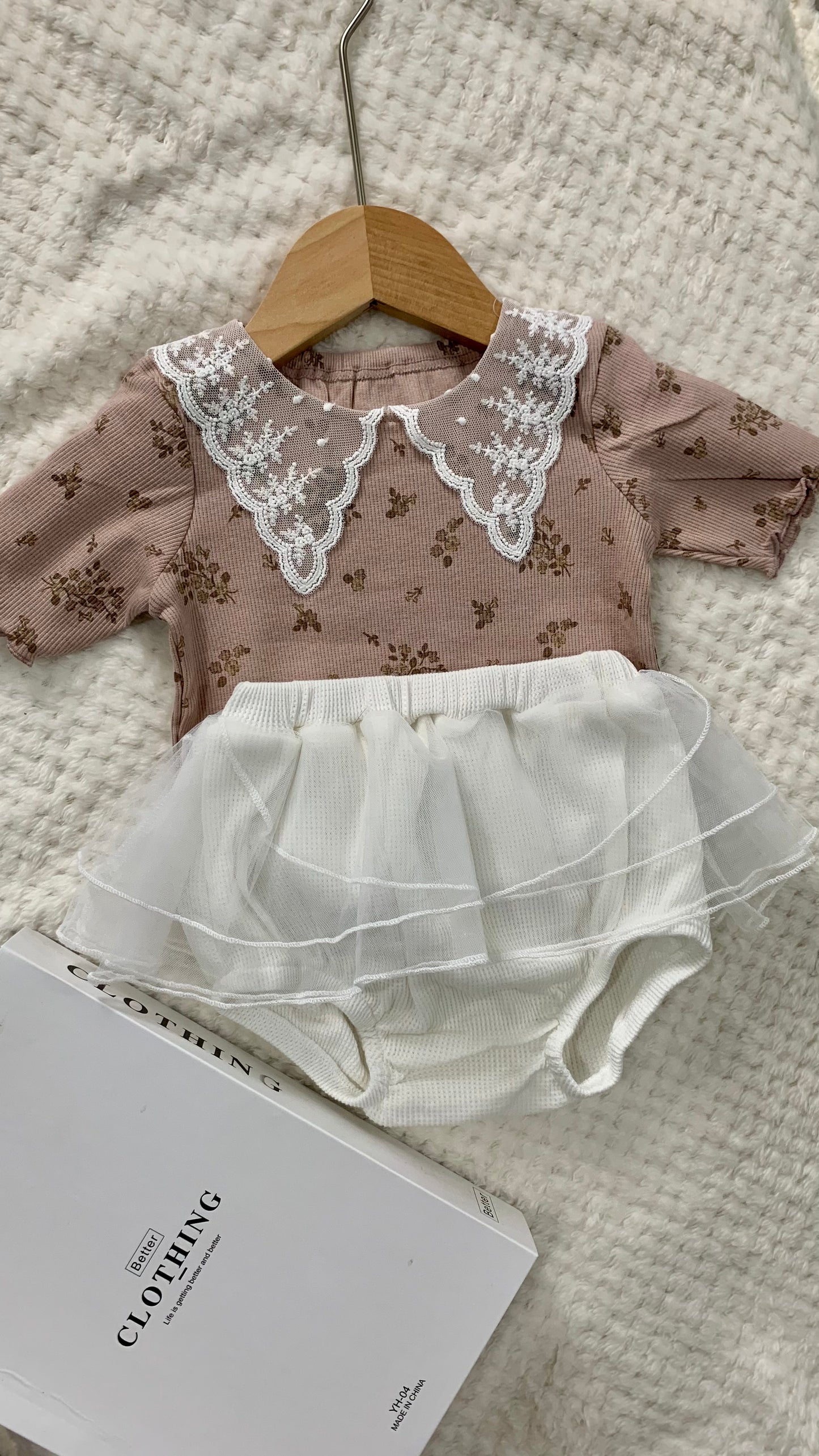 J12 蕾丝假领子碎花上衣