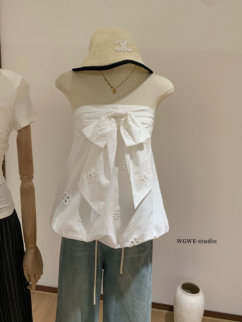 【新品】W6624 高级感花苞白色抹胸露肩上衣