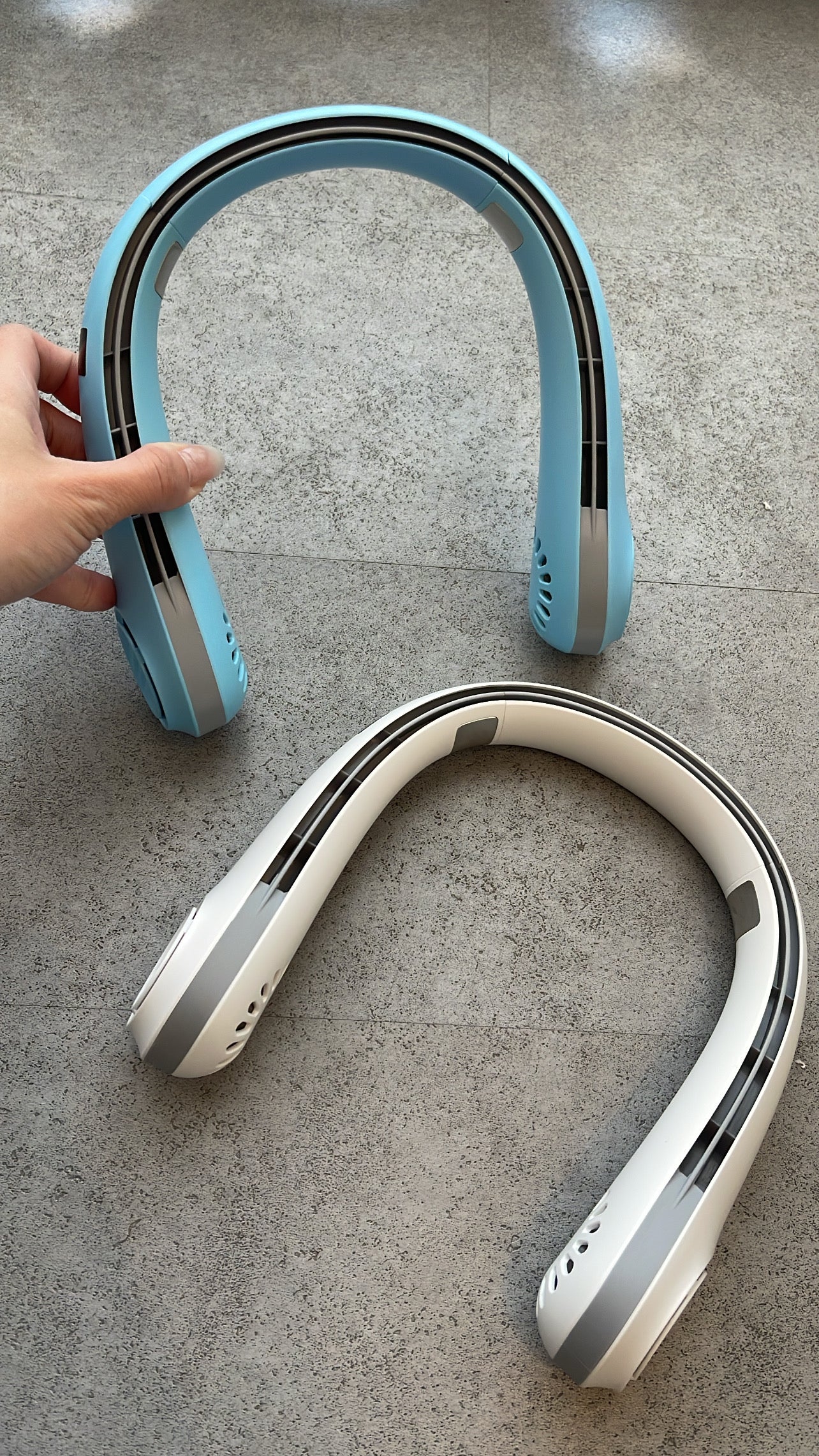 F04小型挂脖风扇