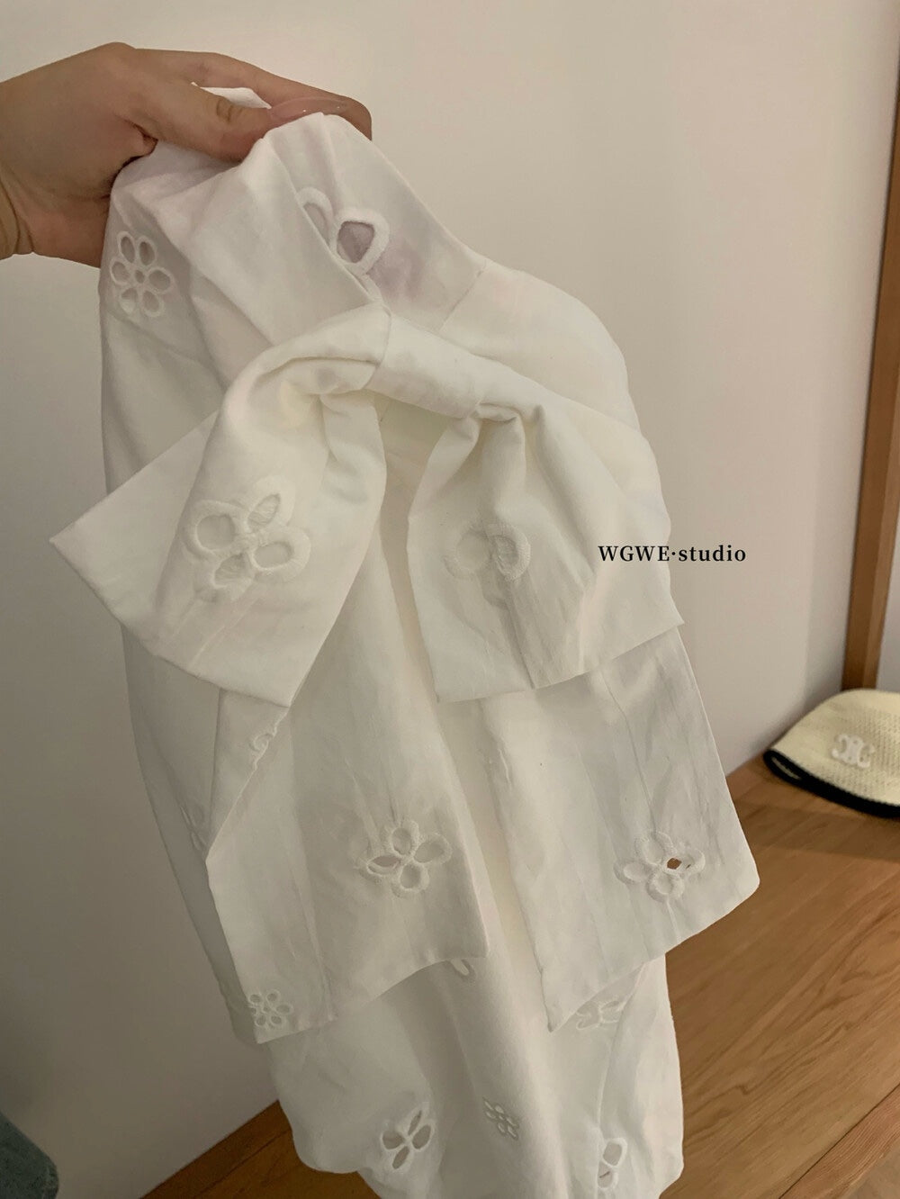 【新品】W6624 高级感花苞白色抹胸露肩上衣