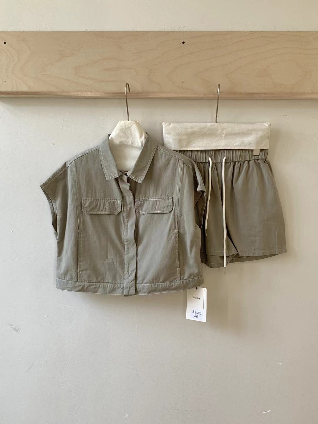 【新品】2572 韩系百搭两件套 上衣+裤子