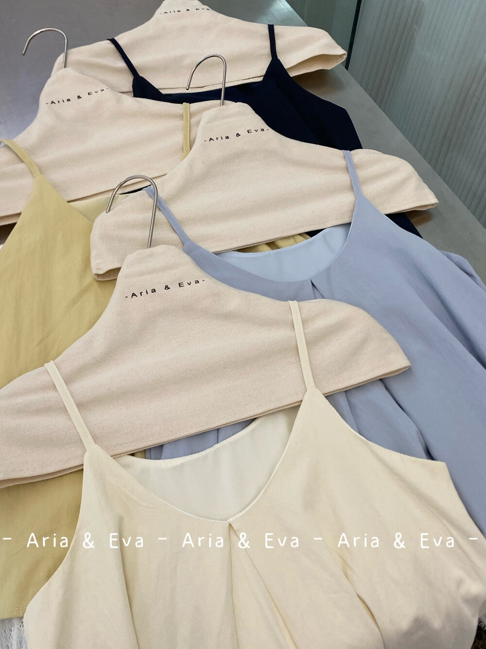【新品】AE250675 法式高品质两件套“蕾丝吊带+阔腿长裤”
