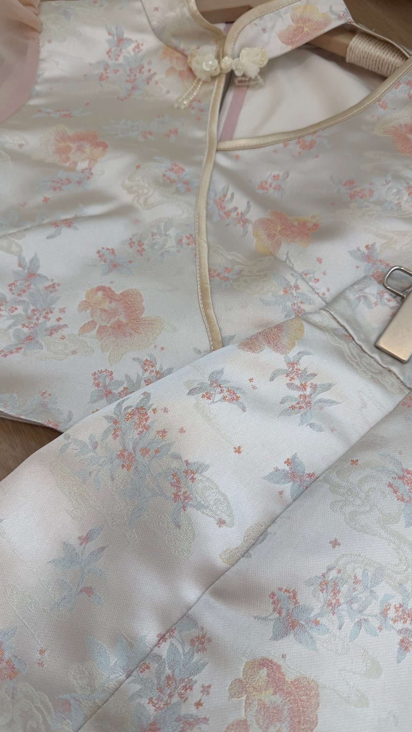 【锦鲤云裳】女款短袖上衣 「早鸟价」