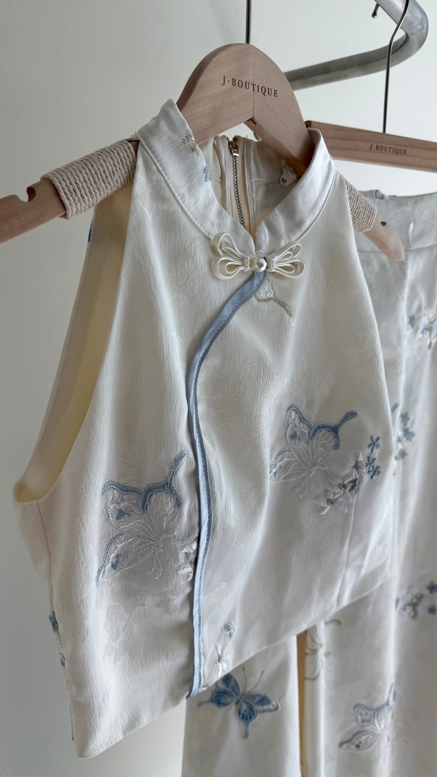 【兰蝶浮光】 挂脖上衣 + 中式长裙 「早鸟价」 （上衣含胸垫）